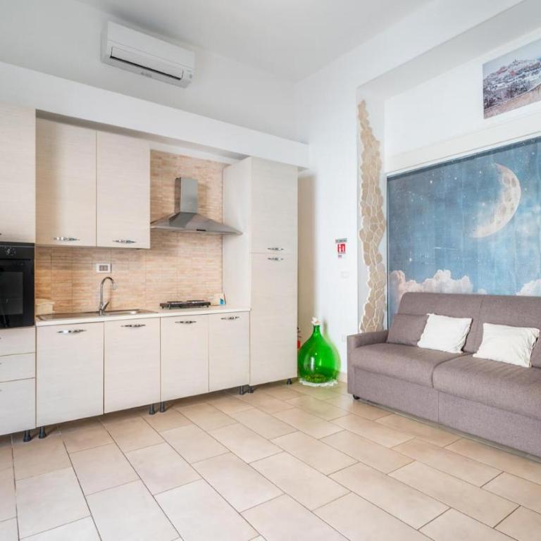 V&M Suite con Jacuzzi by Rentbeat - Appartamento con 1 Camera da Letto - 24