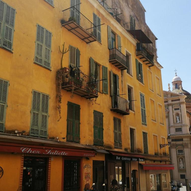 Bohemian style and luminous balcony - Appartement 2 Chambres - 34