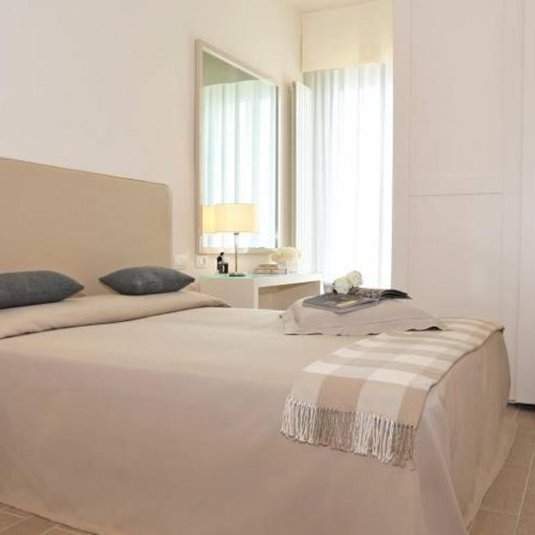 Hotel Gradara - Camera Tripla con Balcone (2 Adulti + 1 Bambino) - 5
