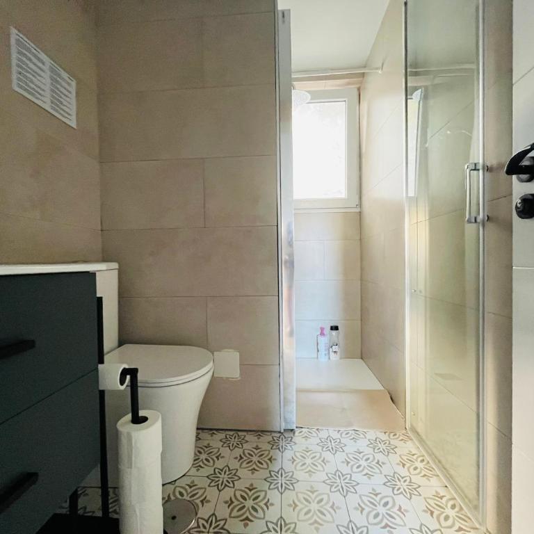 Bueno, bonito y barato - Apartment with Balcony - 8