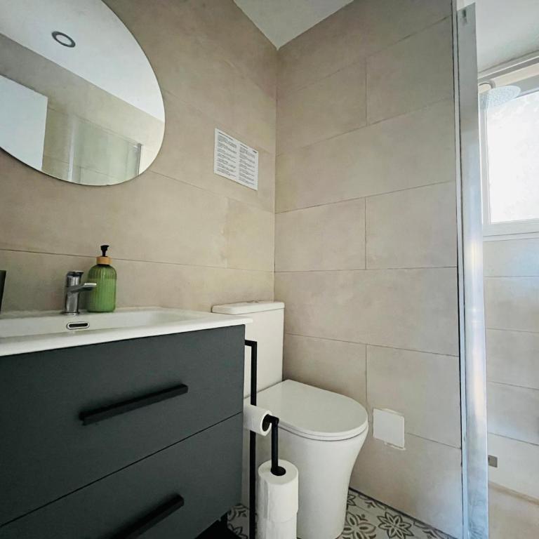 Bueno, bonito y barato - Apartment with Balcony - 7
