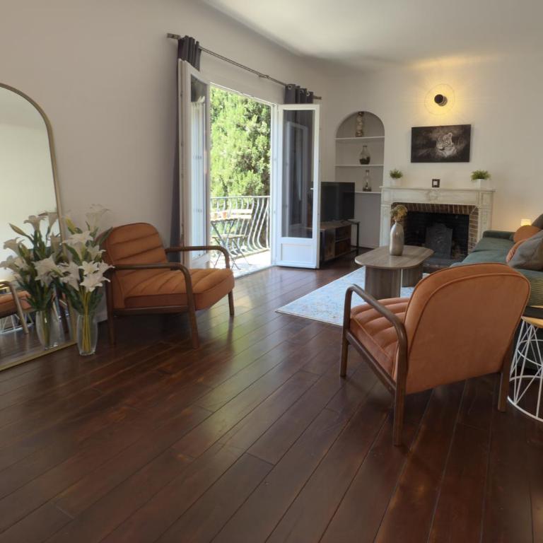Le Peyrou - Elegant One-Bedroom Apartment for up to 4 Guests - Free Parking - Air Conditioning - Prime City Center Location - Apartment - 1