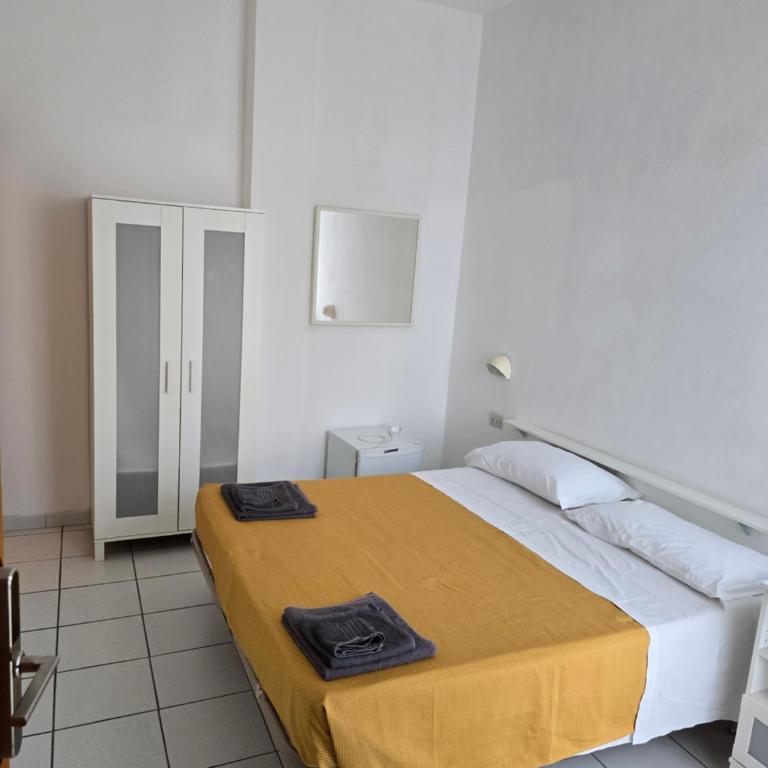 Hotel Annarita-mezza pensione plus- spiaggia inclusa - Camera Matrimoniale con Accesso Spiaggia - 5