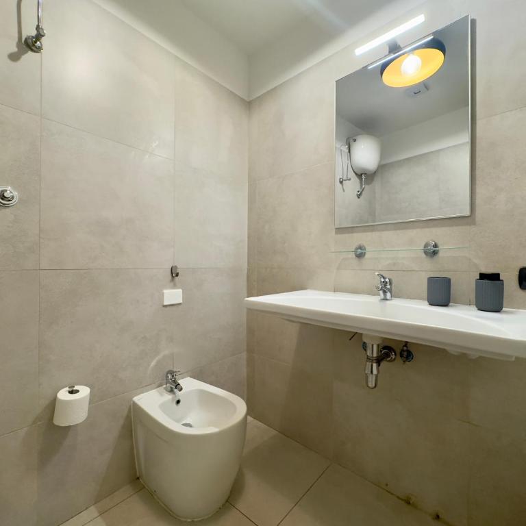 Gate 40 Roma - Triple Room with Private Internal Bathroom - 25