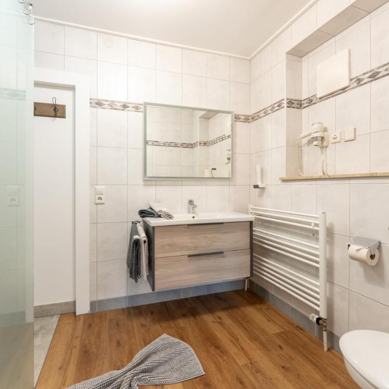 Wellnesshaus Reichelt - Apartment mit 1 Schlafzimmer und Terrasse - 3