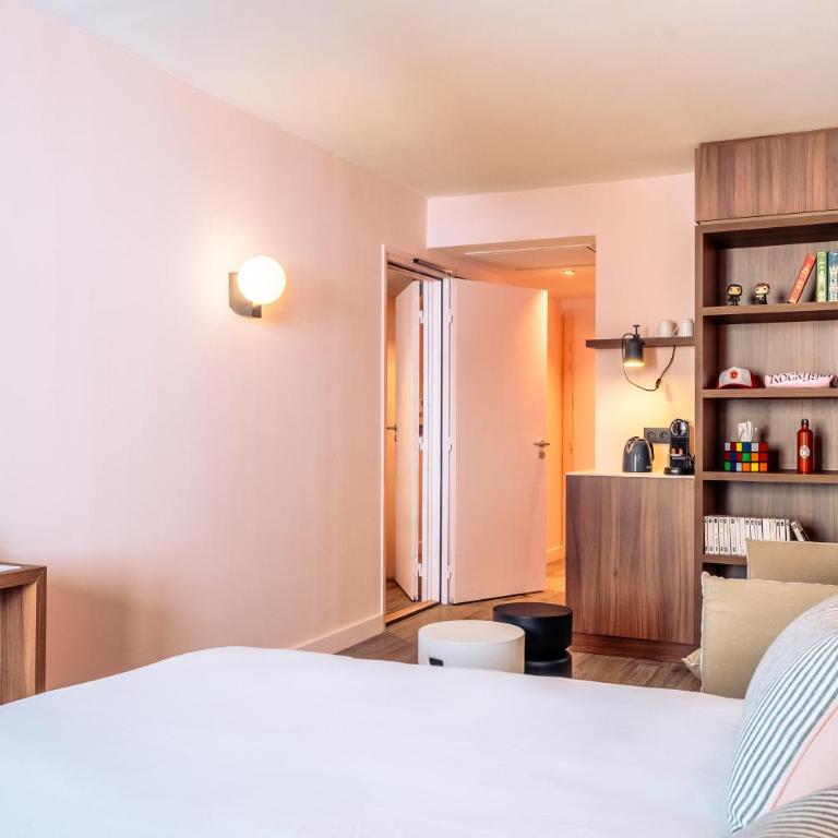RockyPop Marseille Hôtel - Chambres Communicantes (4 Adultes + 1 Enfant) - 3