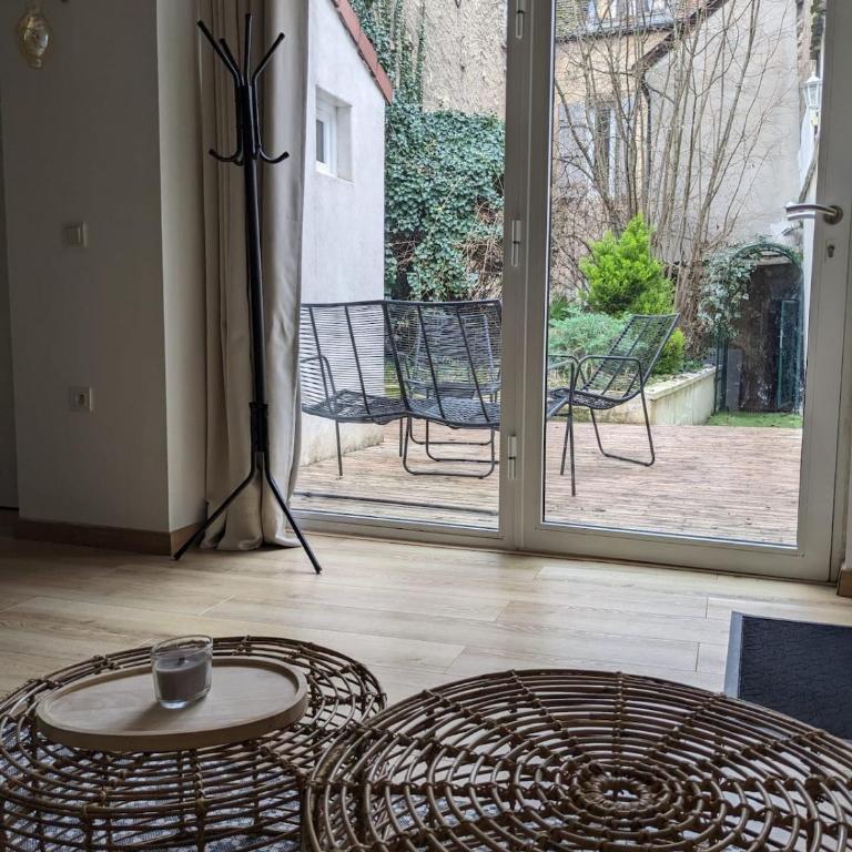 Au Jardin secret, hyper centre, terrasse - One-Bedroom Apartment - 4