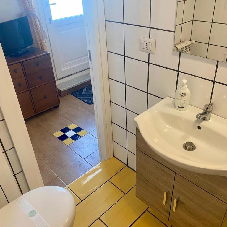 The Navel of Naples on Via Toledo - One-Bedroom Apartment - 19