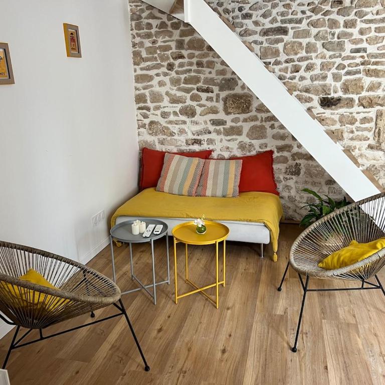 Cœur de toits un rooftop au centre de Nîmes - Three-Bedroom Apartment - 4