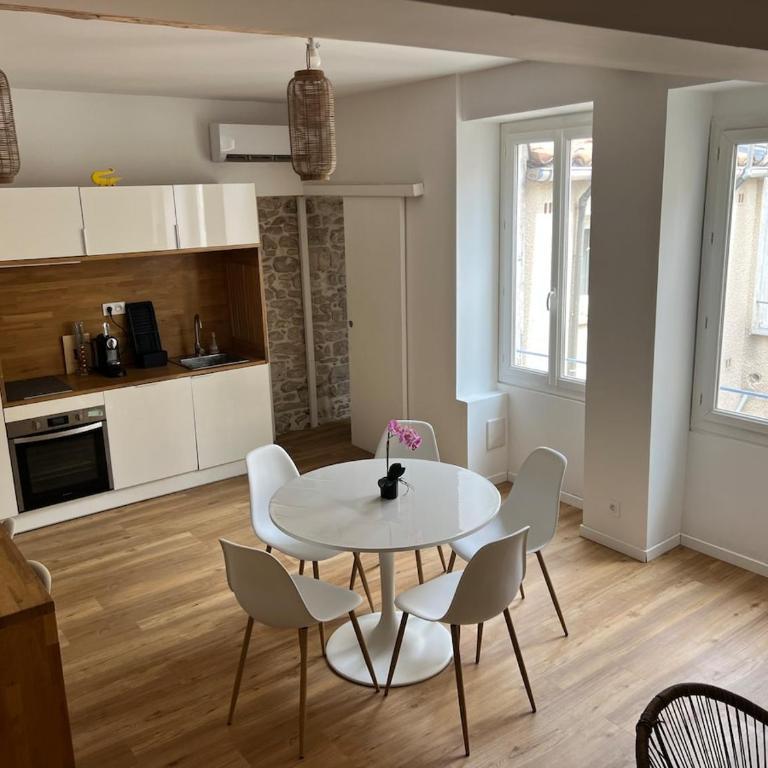 Cœur de toits un rooftop au centre de Nîmes - Three-Bedroom Apartment - 8