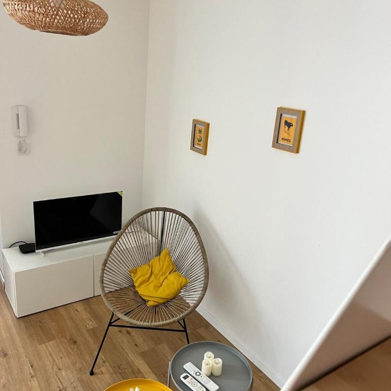 Cœur de toits un rooftop au centre de Nîmes - Three-Bedroom Apartment - 11