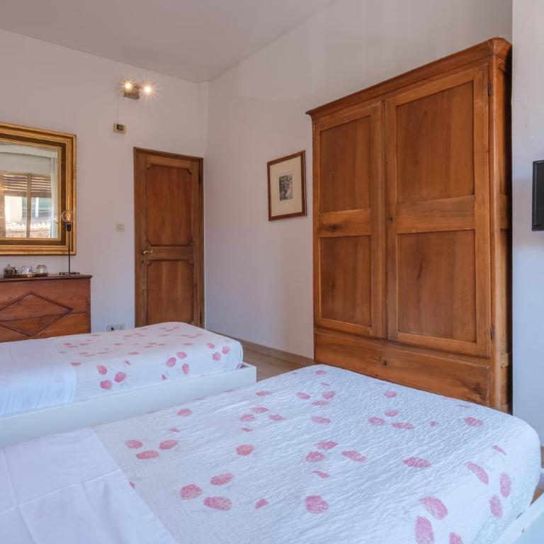 Cristina Rossi Bed and Breakfast - Camera Doppia con Letti Singoli con Bagno Privato Esterno - 6