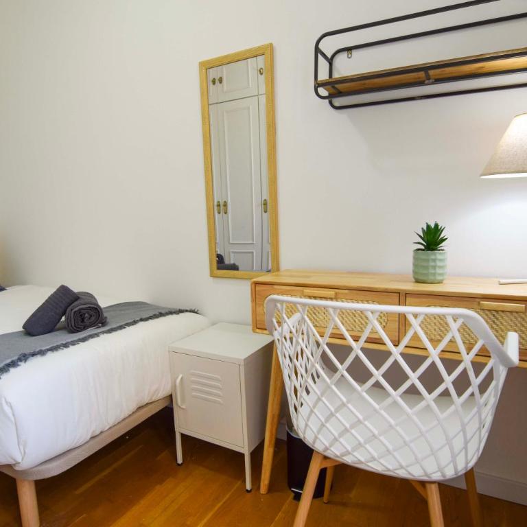 Letplanet Pio XII - Standard Single Room with Shared Bathroom - 6