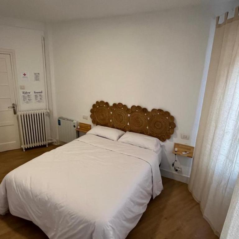 HT MIRIBILLA habitaciones turísticas con baños compartidos sin ascensor - Standard Double Room - 5