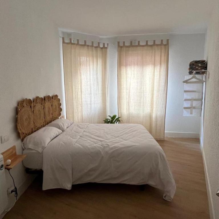HT MIRIBILLA habitaciones turísticas con baños compartidos sin ascensor - Standard Double Room - 3