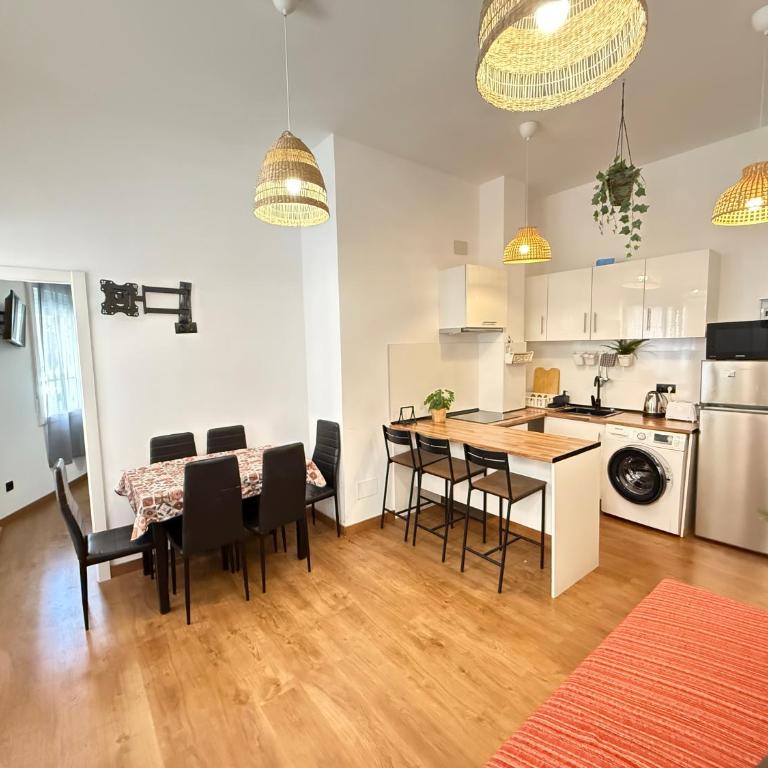 HomeStay Lopez Pando - Two-Bedroom Apartment - 1