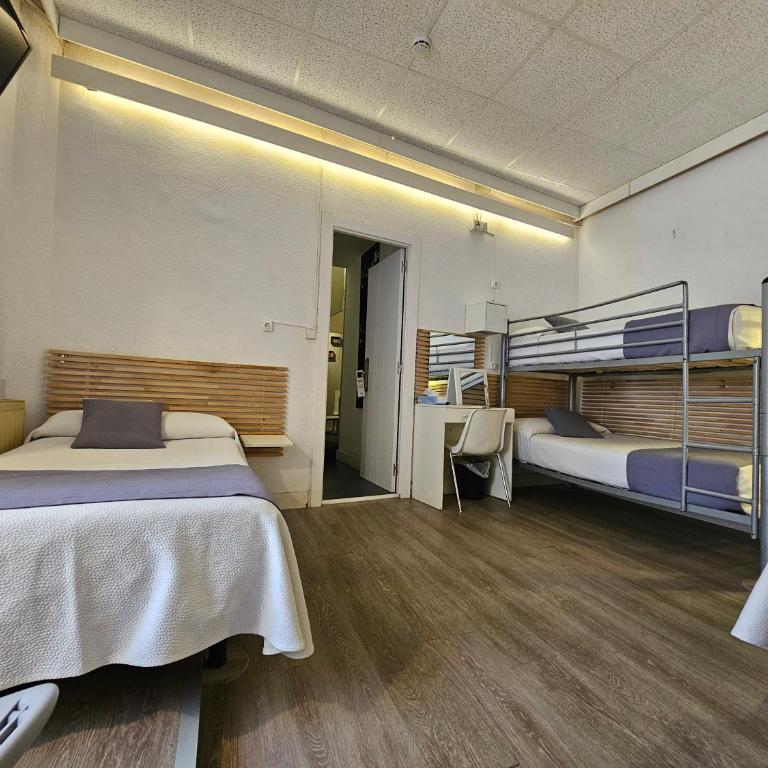 Hotel Palermo - Habitación Familiar Estándar - 1