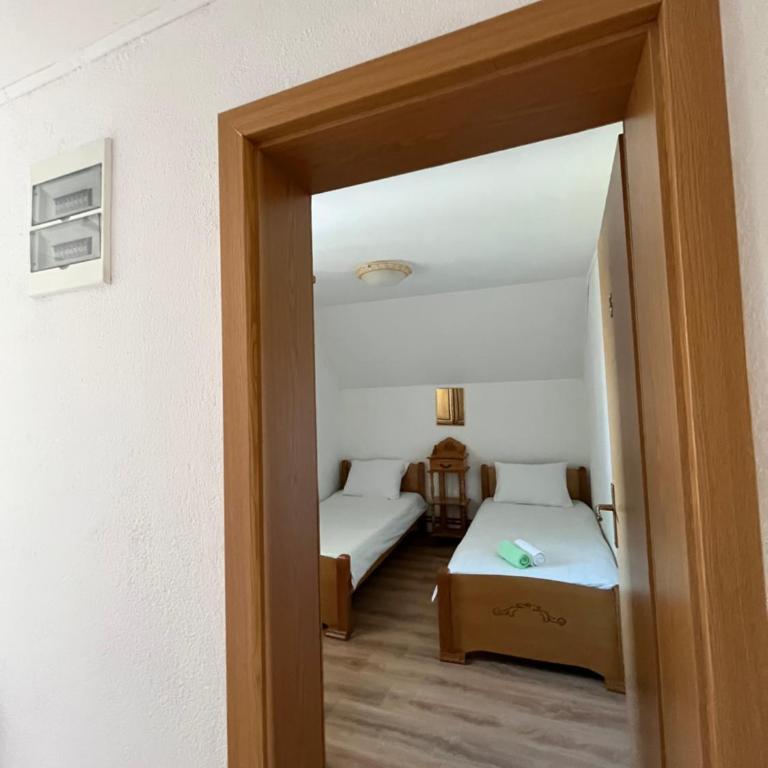 Guest House Nena - Four-Bedroom House - 25