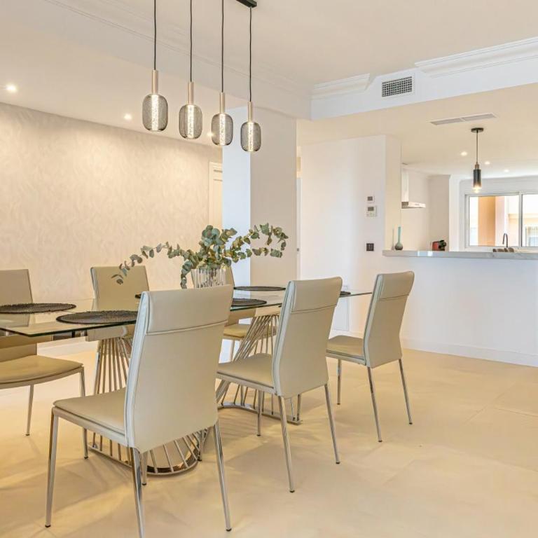 Stylish 2Bed Magna Marbella Apartment - Apartamento de 2 dormitorios - 10