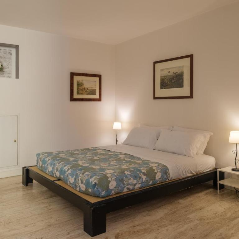 Cristina Rossi Bed and Breakfast - Camera Tripla con Bagno Privato Esterno - 4