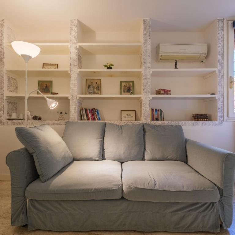 Cristina Rossi Bed and Breakfast - Camera Tripla con Bagno Privato Esterno - 8