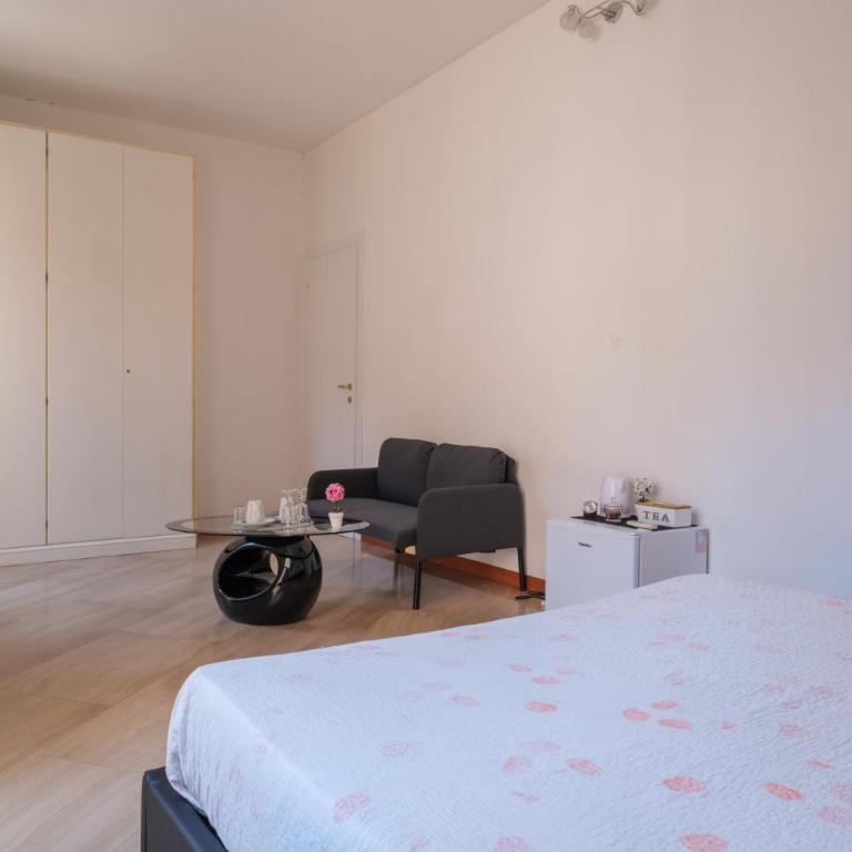 Cristina Rossi Bed and Breakfast - Camera Matrimoniale con Bagno in Comune - 5