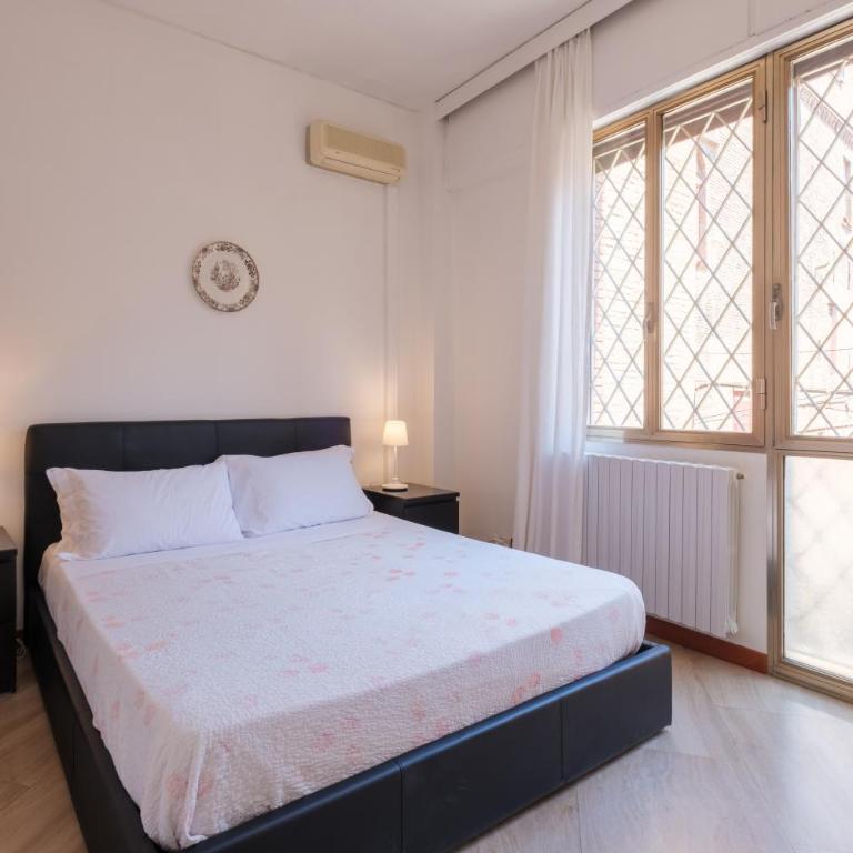 Cristina Rossi Bed and Breakfast - Camera Matrimoniale con Bagno in Comune - 4