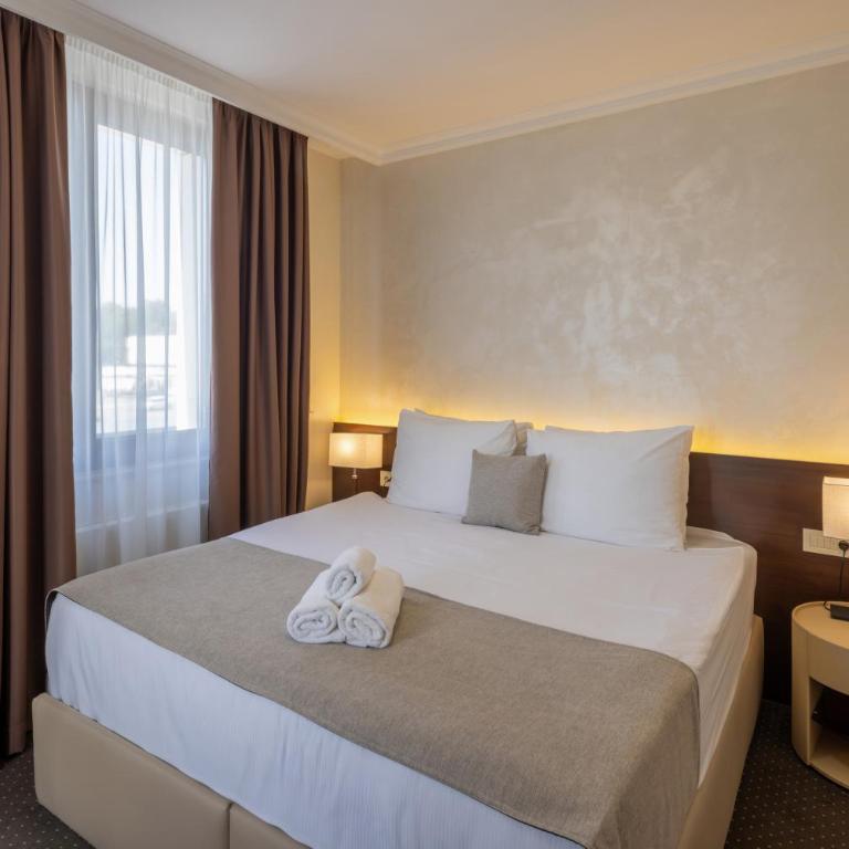 Nobel West Hotel - Dvokrevetna Soba sa Bračnim Krevetom - 6