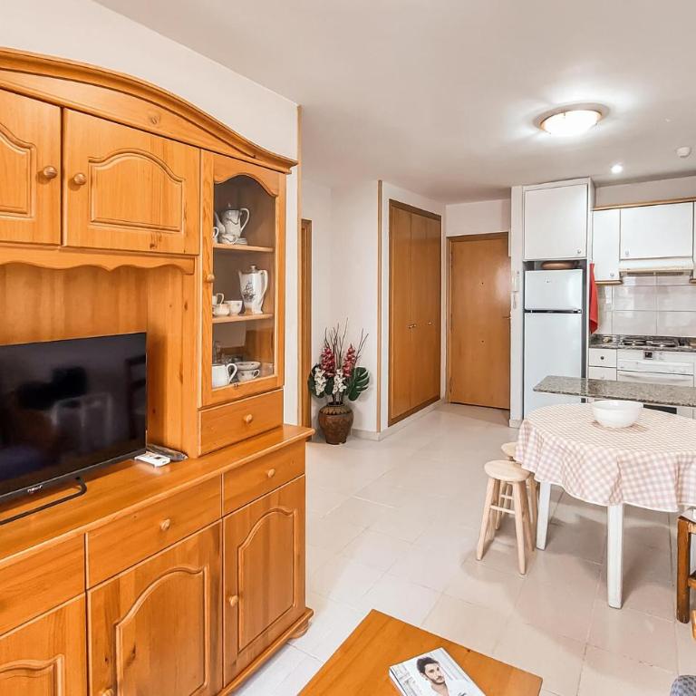Beautiful Apartment In Canet De Berenguer - Appartement 1 Chambre - 2