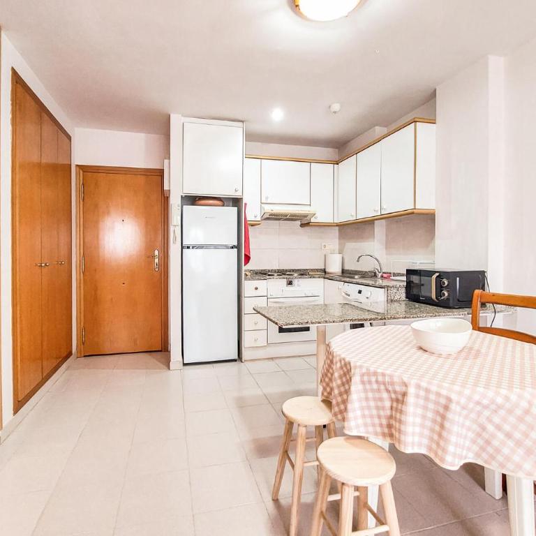 Beautiful Apartment In Canet De Berenguer - Appartement 1 Chambre - 5