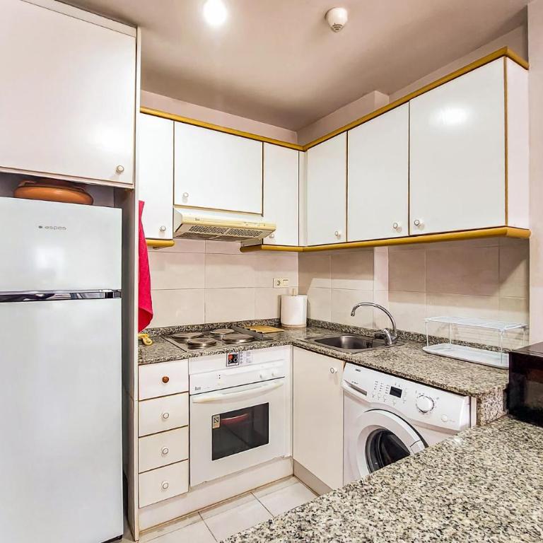 Beautiful Apartment In Canet De Berenguer - Appartement 1 Chambre - 6