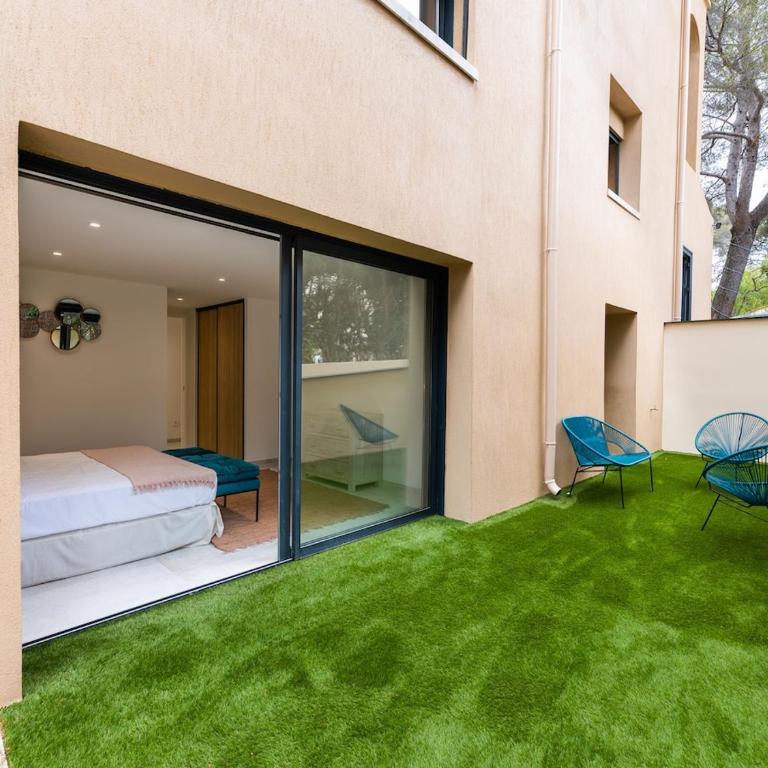 Appart Hotel 2 Chambres - cuisine - parking - Apartment - 18