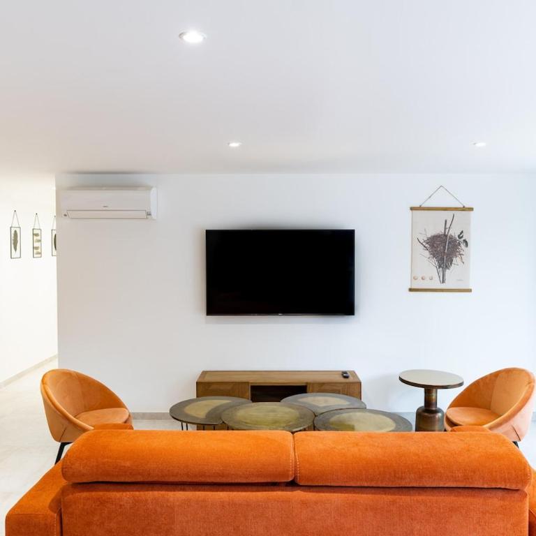 Appart Hotel 2 Chambres - cuisine - parking - Apartment - 23