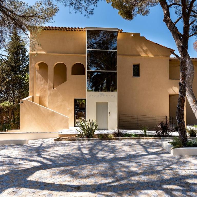 Appart Hotel 2 Chambres - cuisine - parking - Apartment - 19