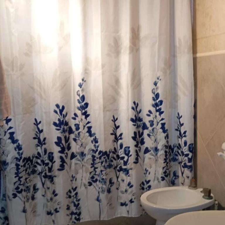 Casa con asador y Garaje a 5 minutos del estadio La Banda Santiago del Estero - Casa de 3 dormitorios - 9