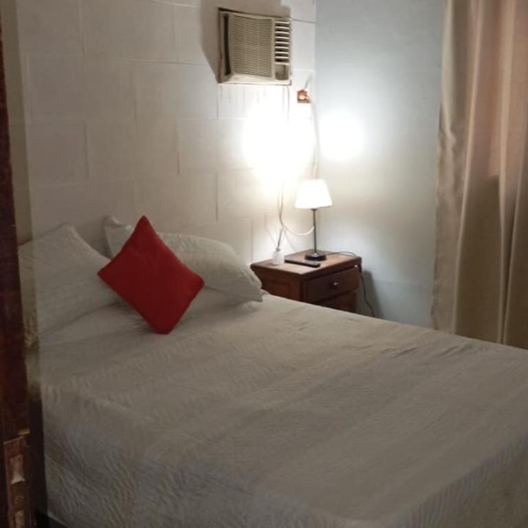 Casa con asador y Garaje a 5 minutos del estadio La Banda Santiago del Estero - Casa de 3 dormitorios - 12