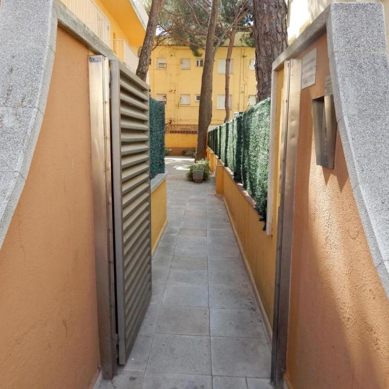 Apartamento en Platja d'Aro: A/C, Parking, a 2 Pasos de la Playa, 3 Hab, Terraza. - ES-209-12 - Apartamento - 6