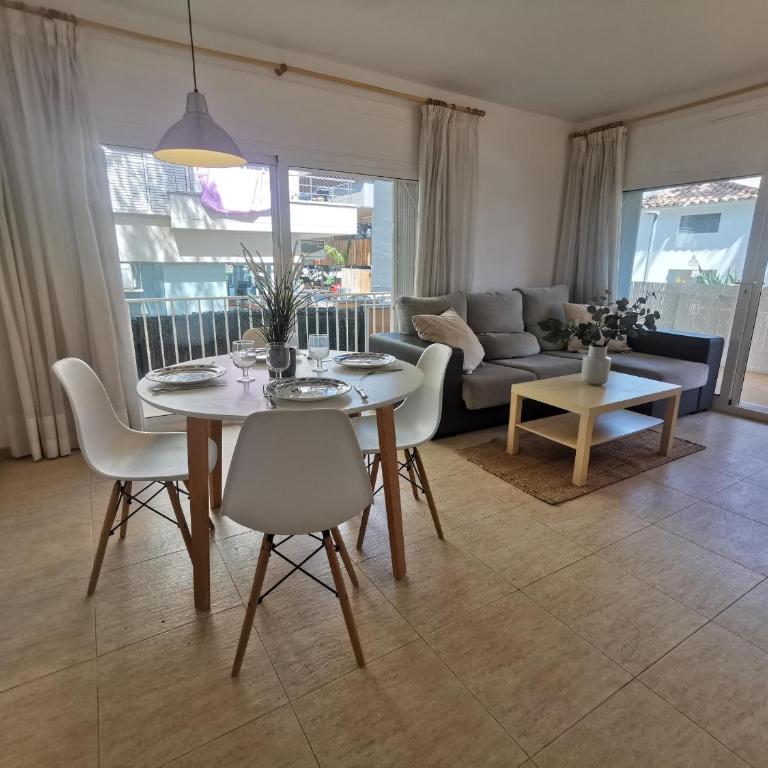 Apartamento en Platja d'Aro: A/C, Parking, a 2 Pasos de la Playa, 3 Hab, Terraza. - ES-209-12 - Apartamento - 9