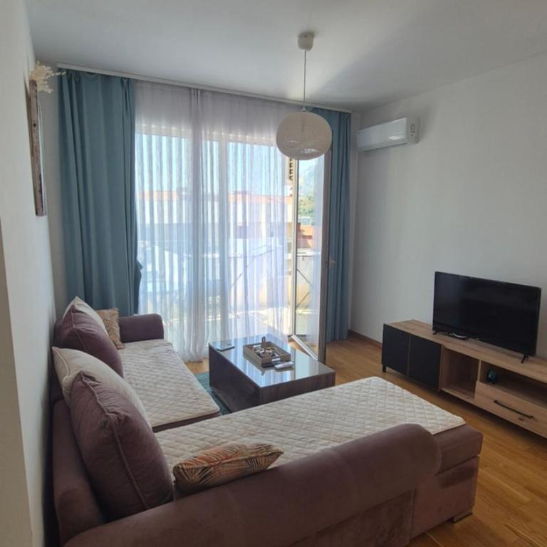 WOW Apartman Becici - Two-Bedroom Apartment - 1