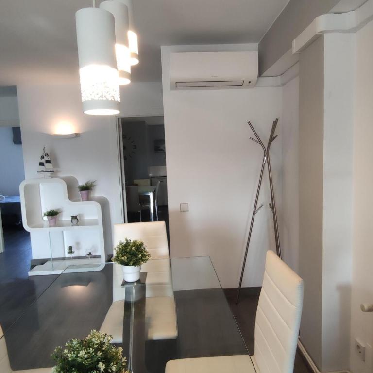 Apartamento Moderno en el Centro de Platja d'Aro - Cerca de la Playa y Parking Incluido - ES-209-54 - Apartamento - 12