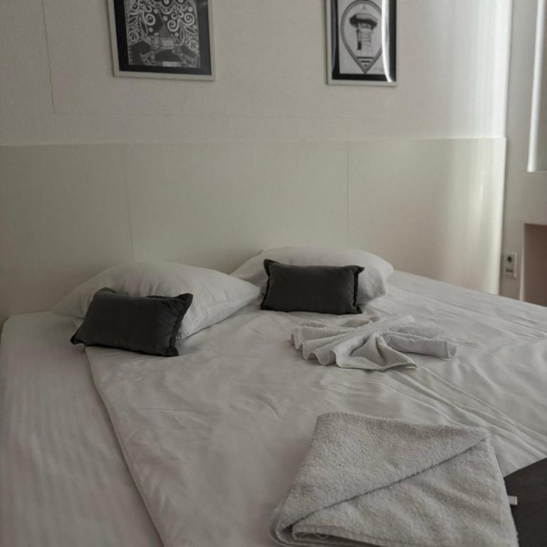 Orange Business Centar Apartments - Economy Double or Twin Room - 28
