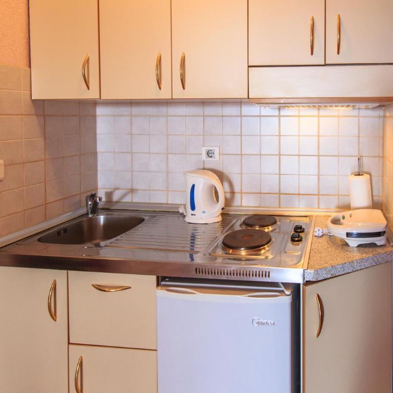 Villa Beba - Studio with Balcony and Sea View (2 Adults) - 20