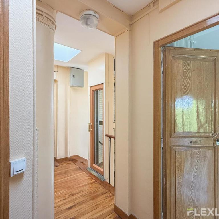 Bright Studio with Open View Voltaire 11th - Monolocale - 11