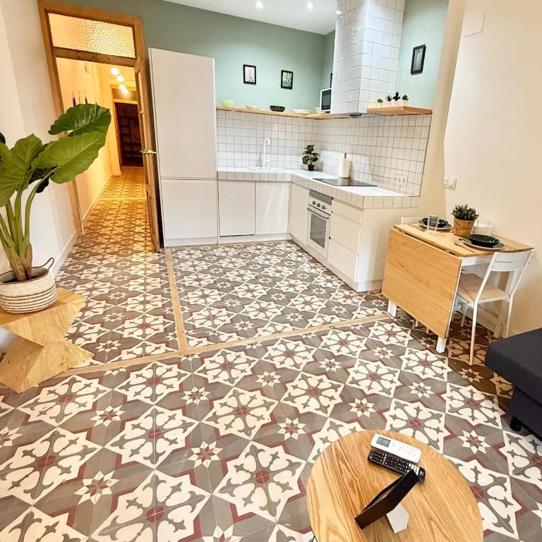 Piso Reformado con Historia en cada Rincon-Vive Zaragoza XIV - Two-Bedroom Apartment - 1