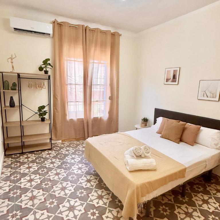 Piso Reformado con Historia en cada Rincon-Vive Zaragoza XIV - Two-Bedroom Apartment - 12