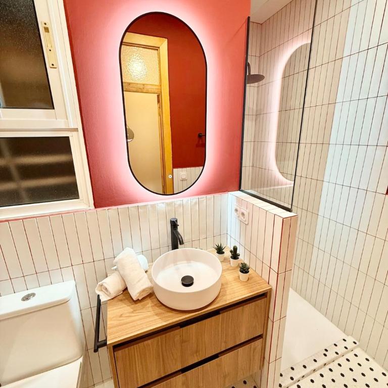 Piso Reformado con Historia en cada Rincon-Vive Zaragoza XIV - Two-Bedroom Apartment - 16