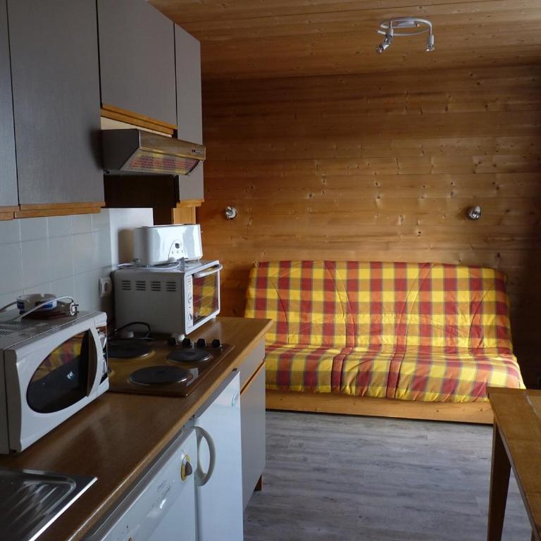 Les Amborzales - One-Bedroom Apartment with Balcony and Mountain View - 3