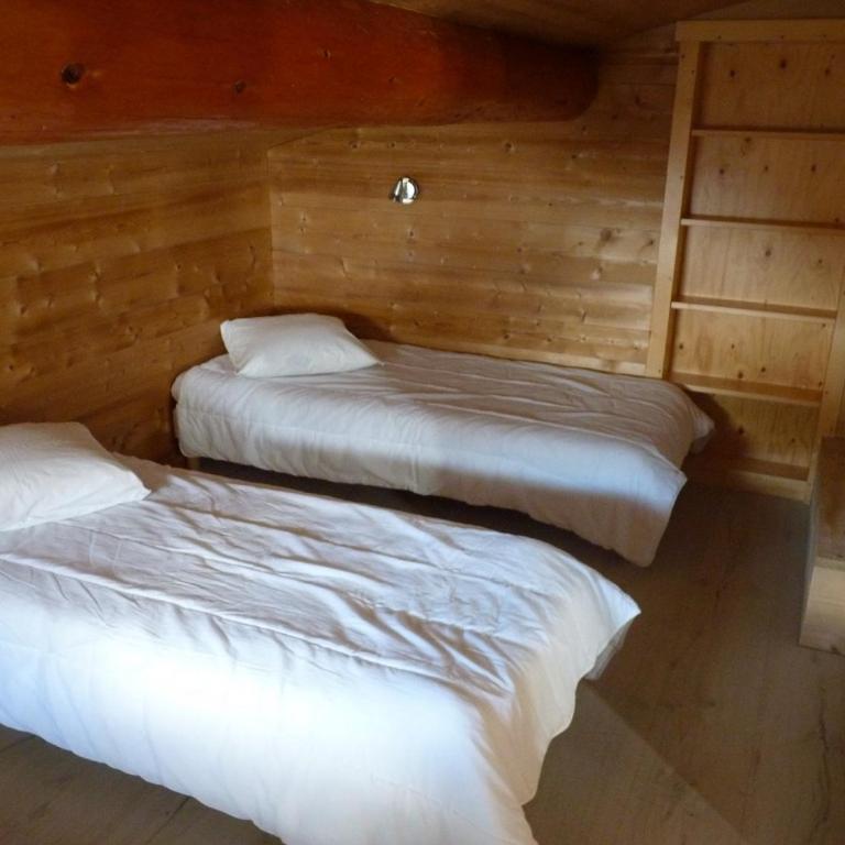 Les Amborzales - One-Bedroom Apartment with Balcony and Mountain View - 4