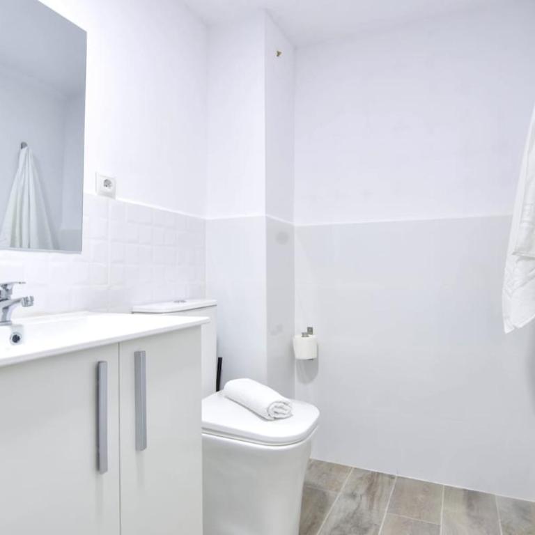 Puerto de Valencia 2 - One-Bedroom Apartment - 12