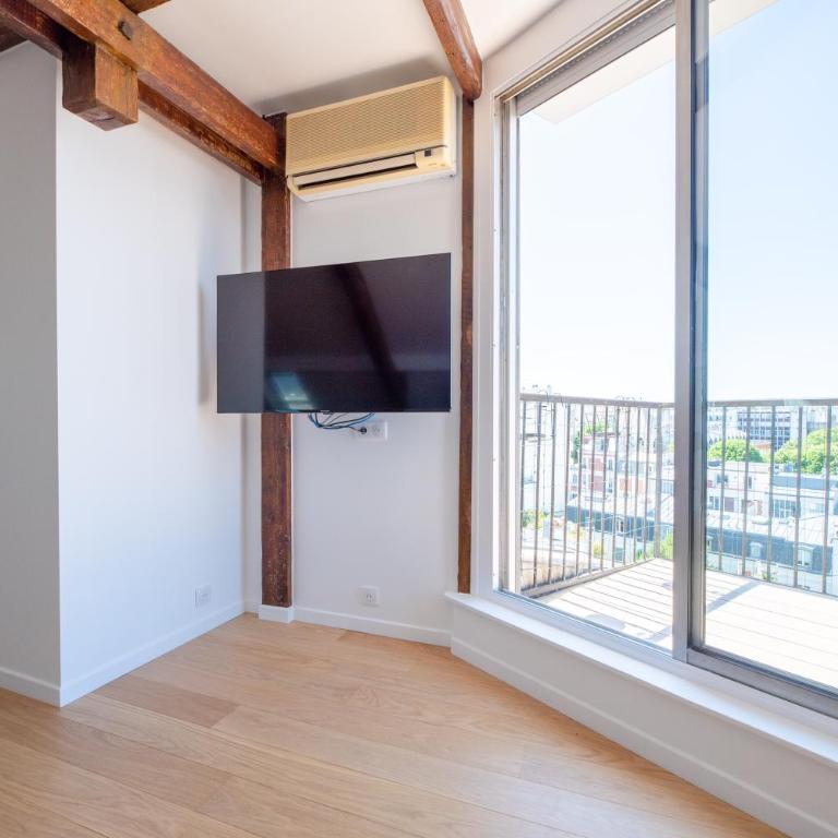 Eiffel Tower View with AC - Apartamento Deluxe de 1 dormitorio con vistas a la ciudad - 2